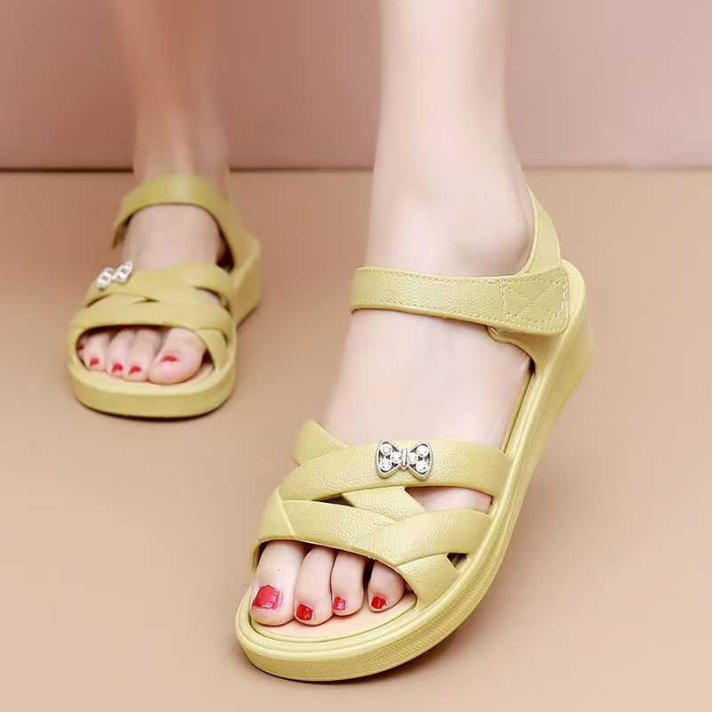 Velcro Strap Sandal - Сандалии на танкетке для женщин среднего
